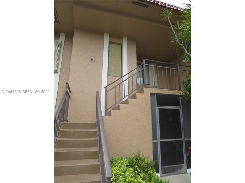 205 Lakeview Drive 202, Weston, FL 33326, Weston