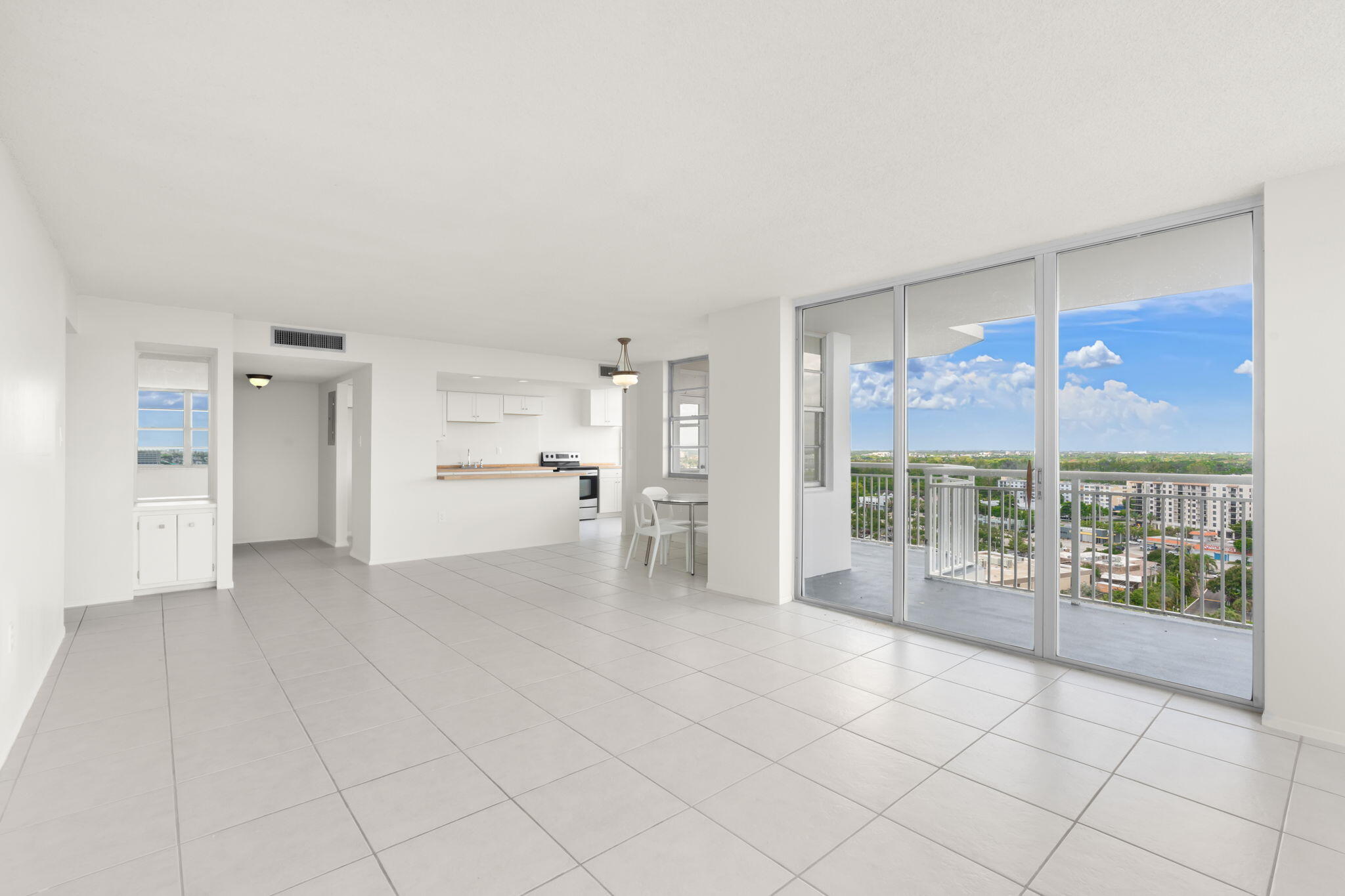 18011 Biscayne Boulevard 1704-1, Aventura, FL 33160, Aventura