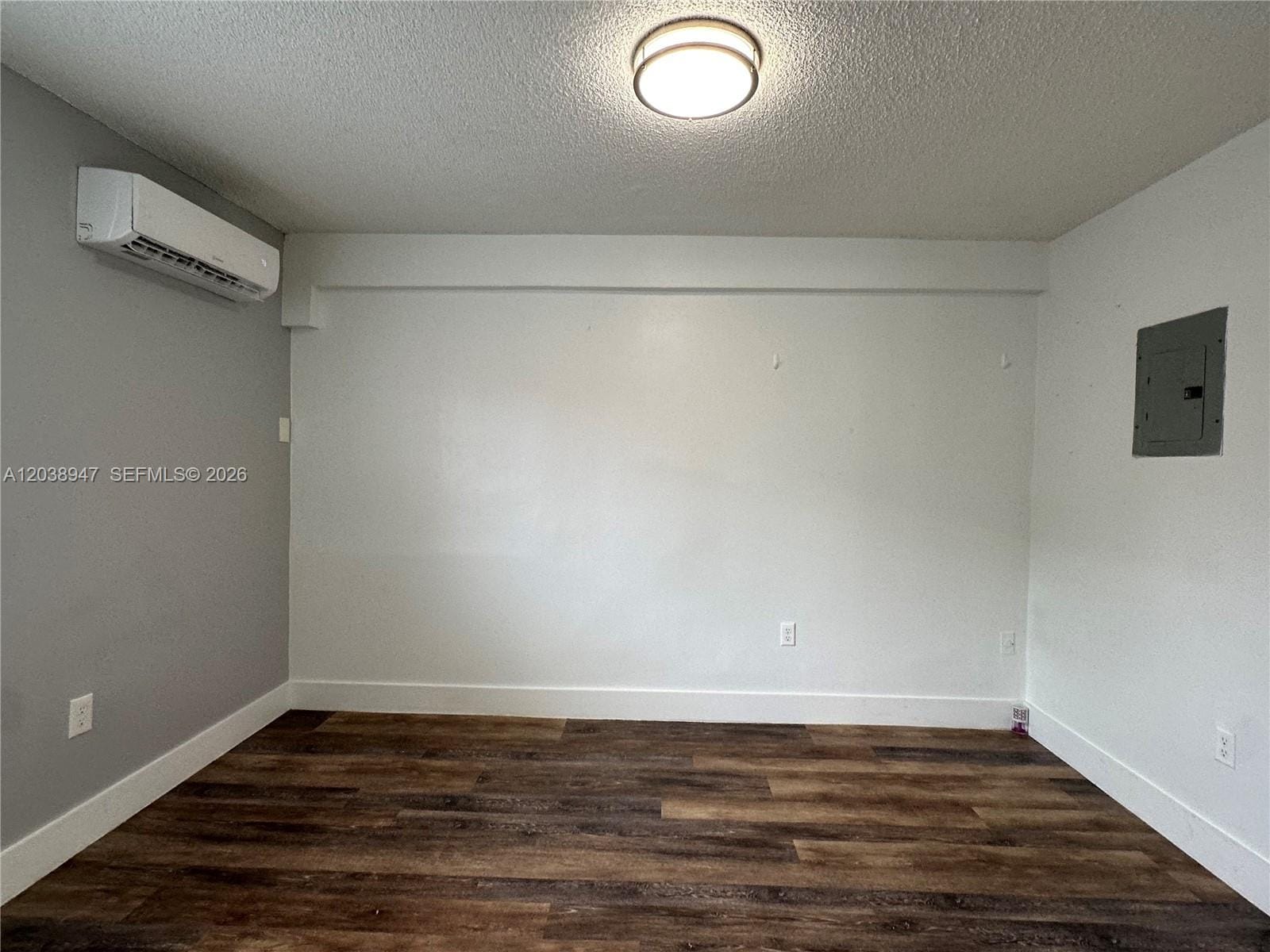 529 SW 4th Street 104 — photo 11