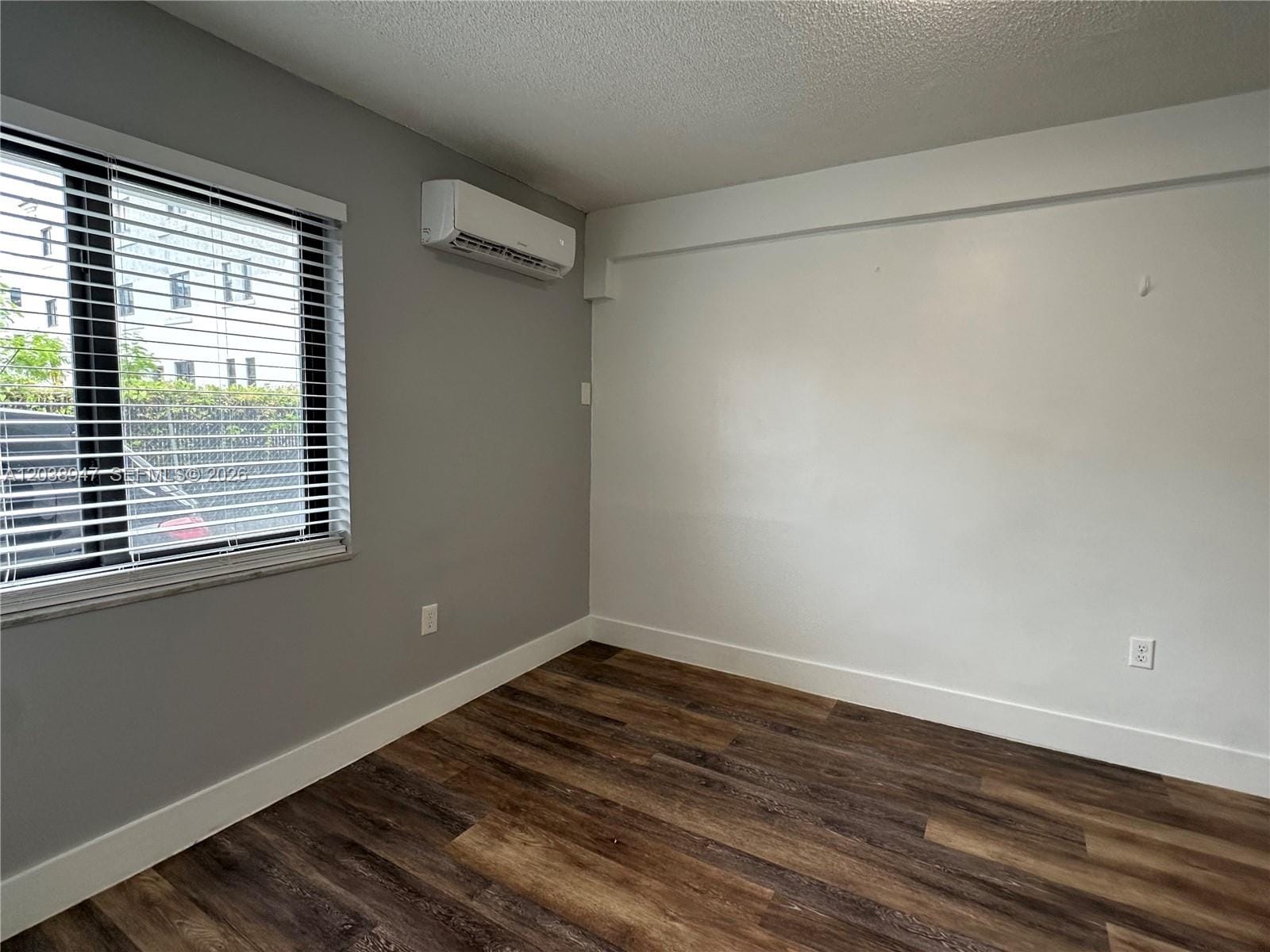 529 SW 4th Street 104 — photo 12