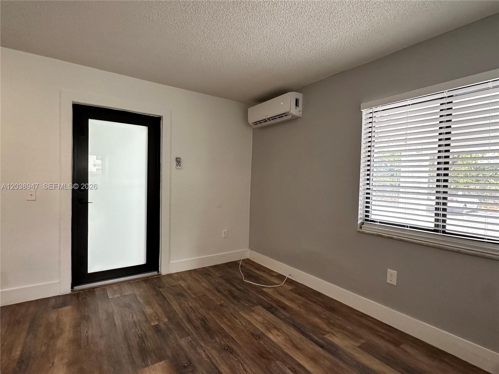 529 SW 4th Street 104 — photo 6