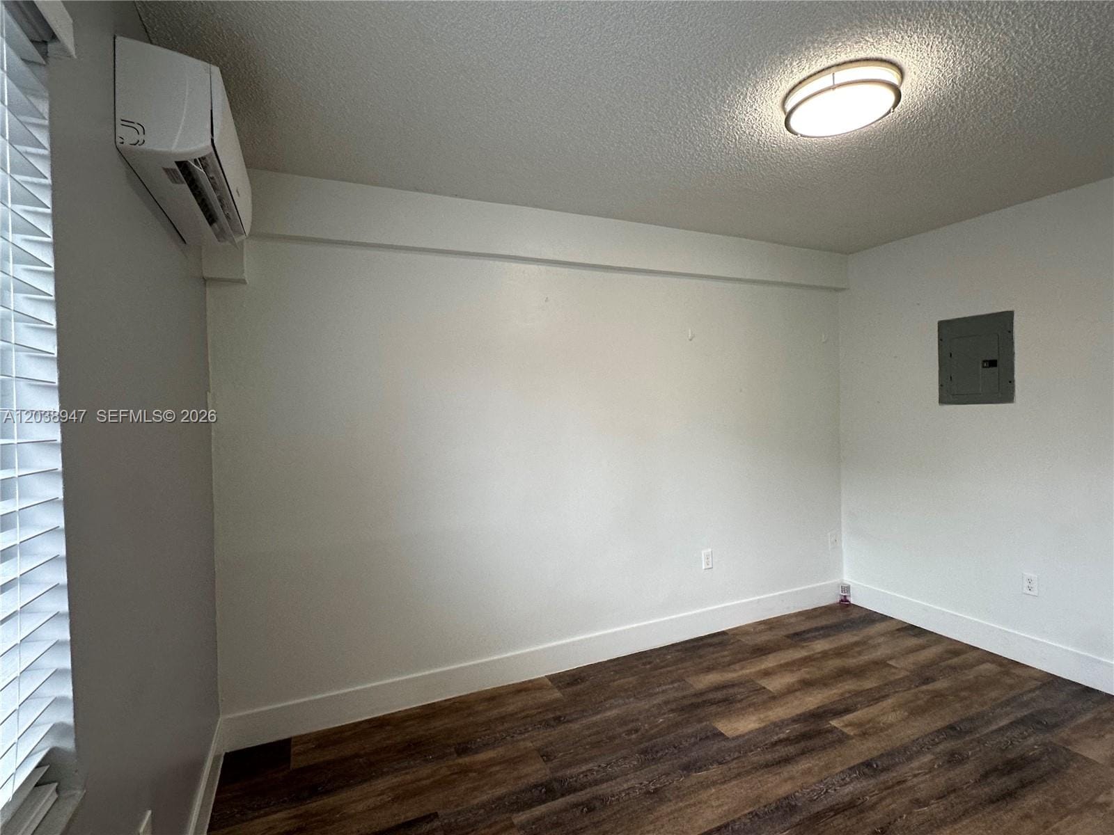 529 SW 4th Street 104 — photo 9