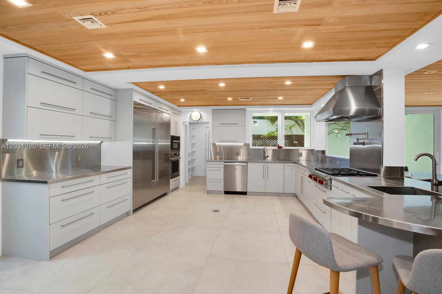 2475 S Bayshore Drive 3 — photo 9