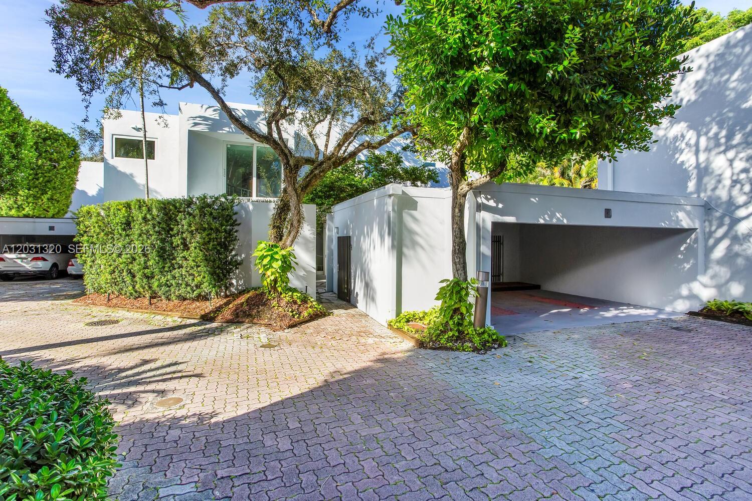 2475 S Bayshore Drive 3, Miami, FL 33133, Miami