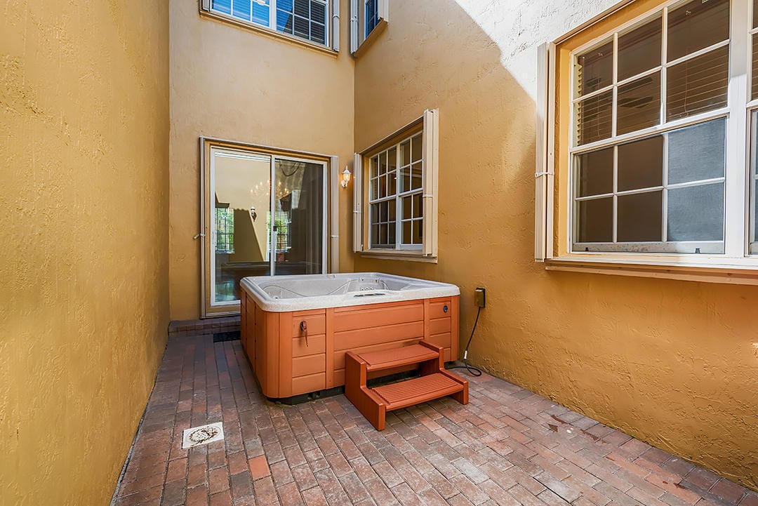 2502 NW 4th Street — photo 6