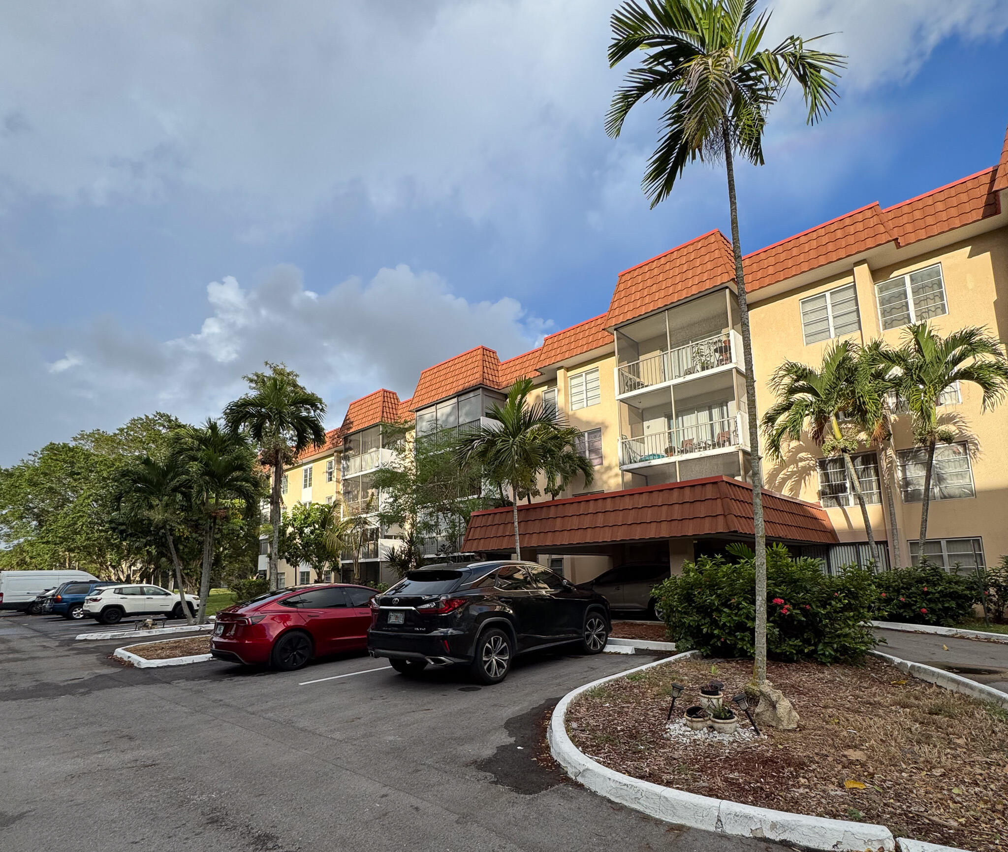 4166 Inverrary Drive 104, Lauderhill, FL 33319, Lauderhill