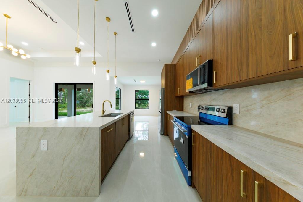 814 Calyton Avenue — photo 2
