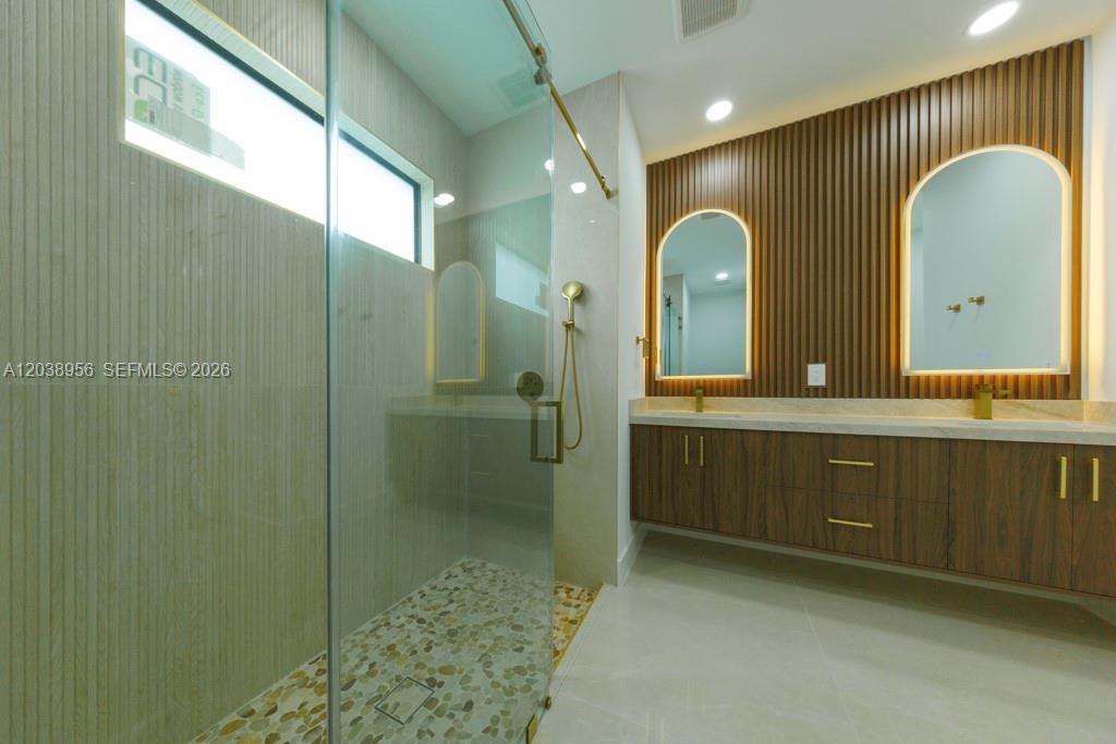 814 Calyton Avenue — photo 3