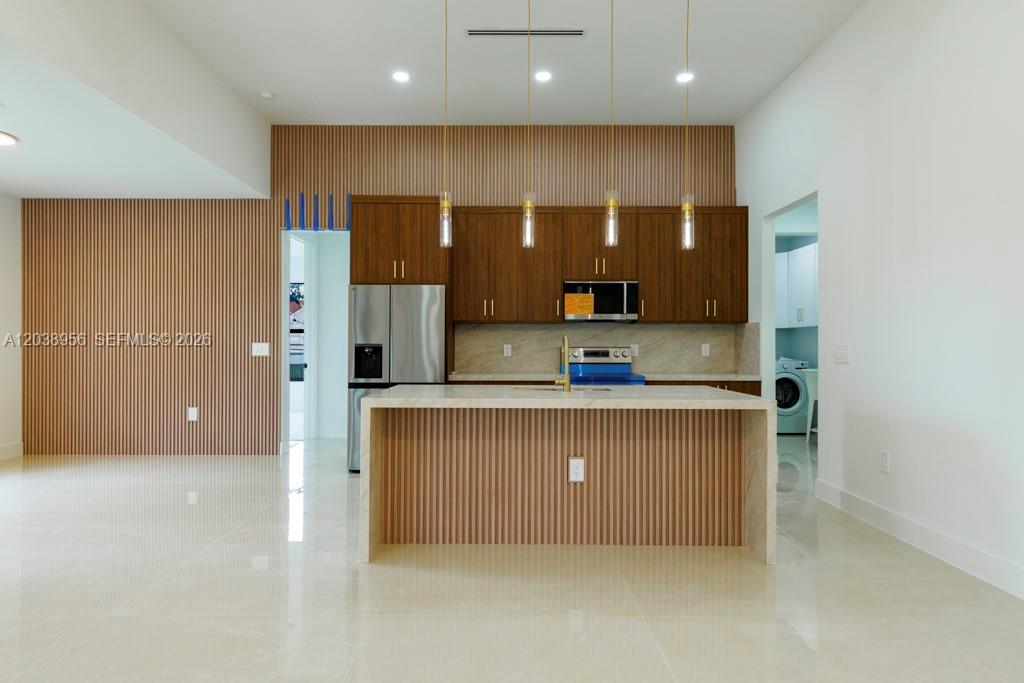814 Calyton Avenue