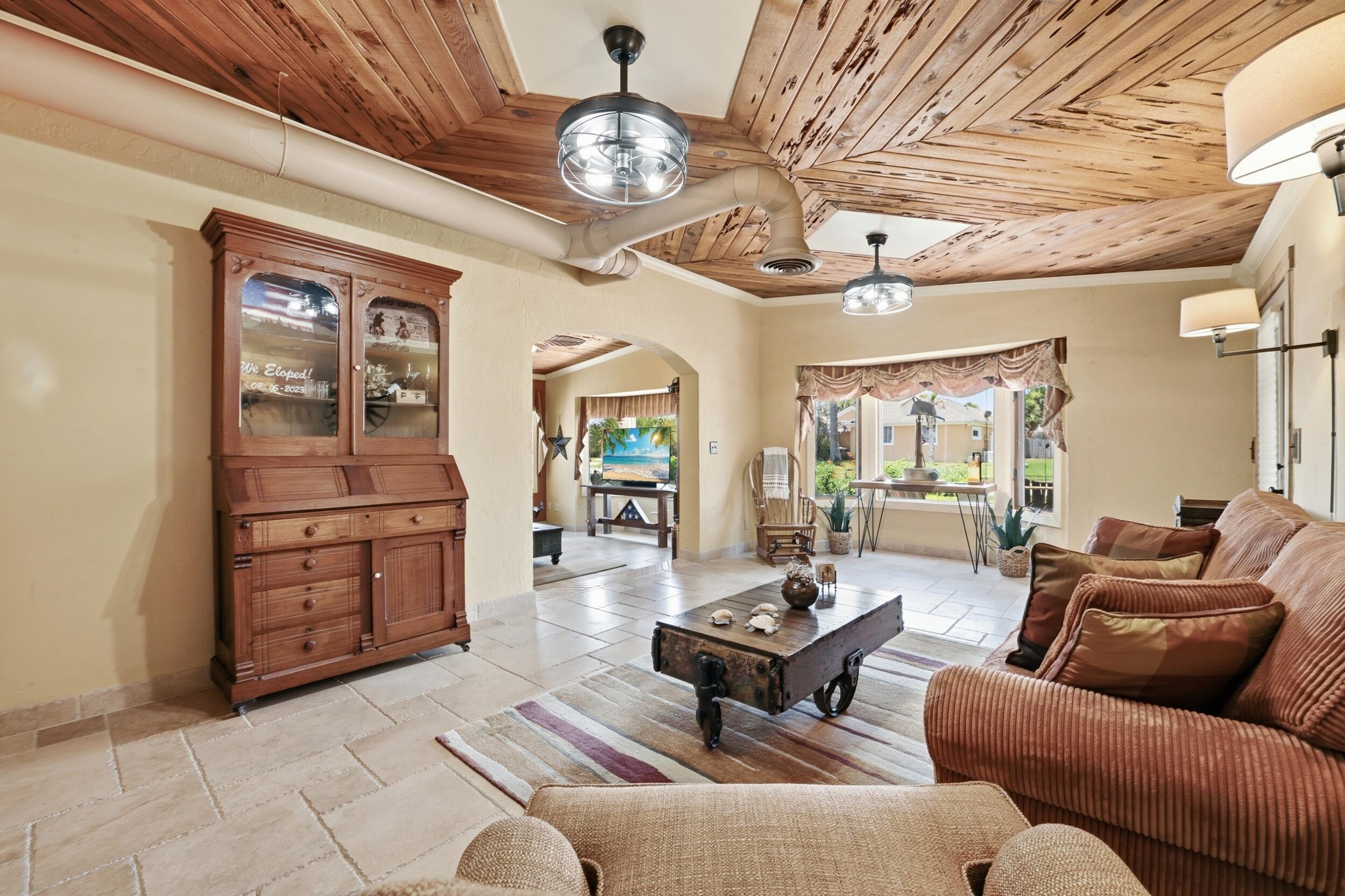 1055 S Brevard Avenue, Cocoa Beach, FL 32931 photo 11