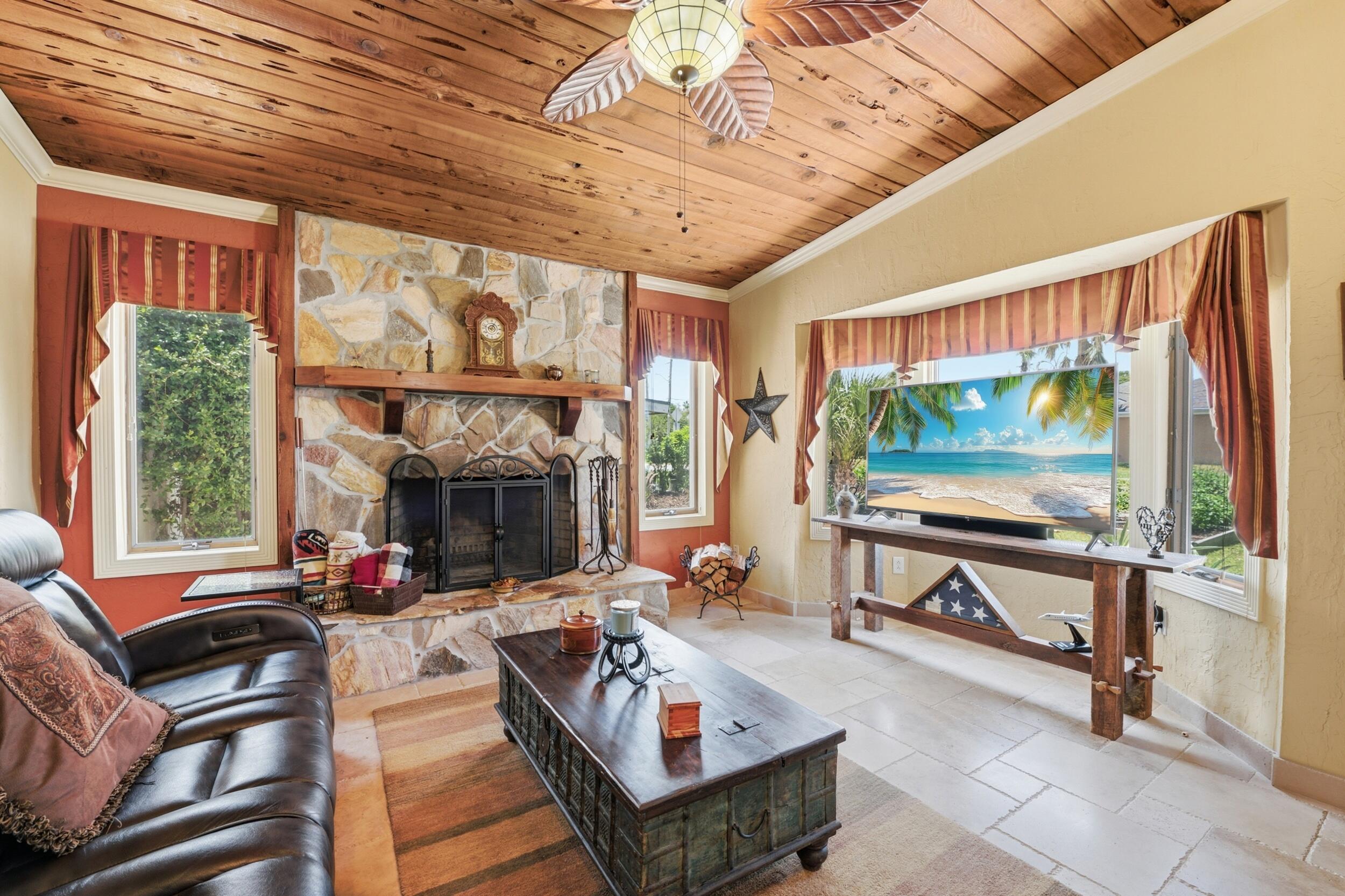 1055 S Brevard Avenue, Cocoa Beach, FL 32931 photo 3