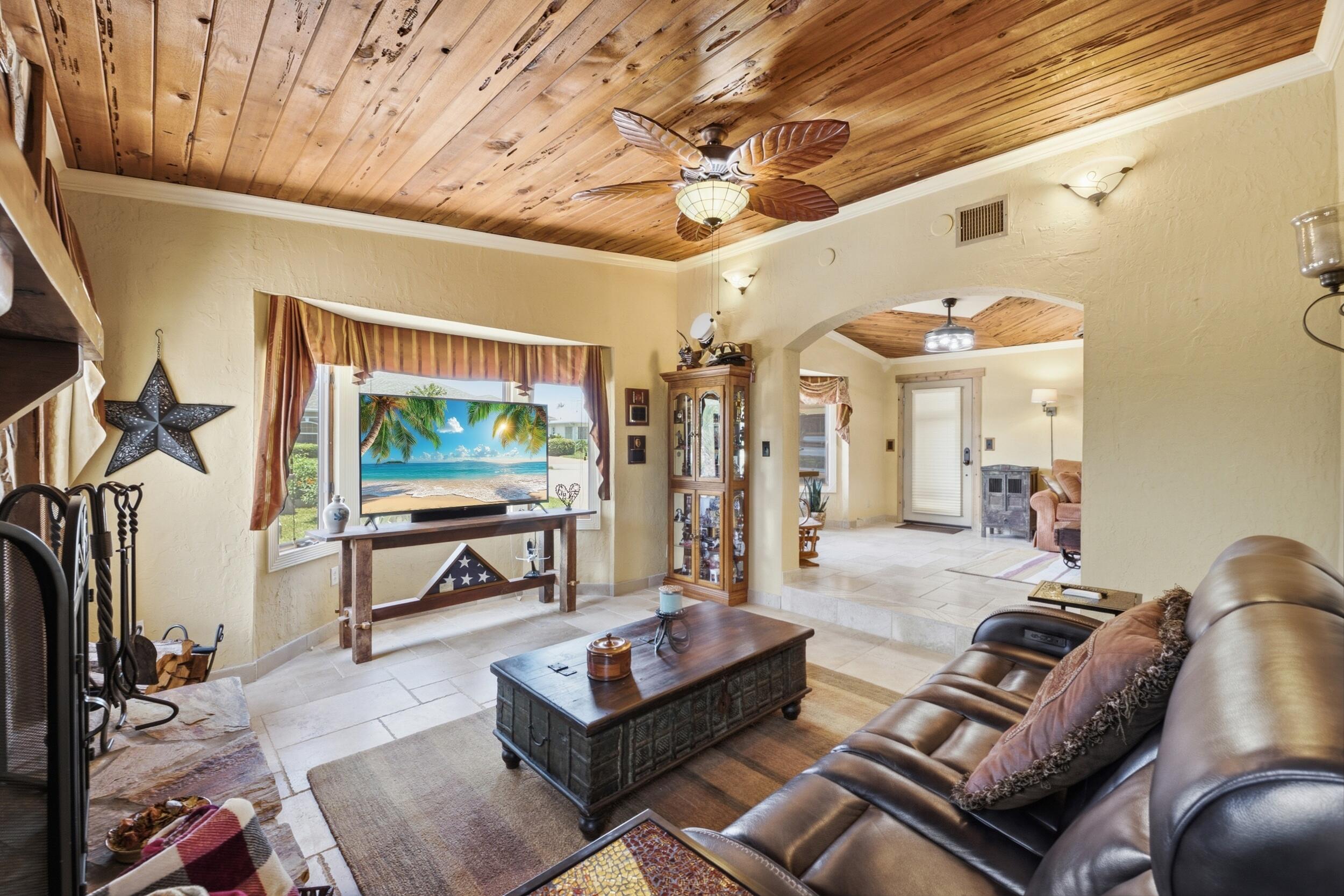 1055 S Brevard Avenue, Cocoa Beach, FL 32931 photo 6