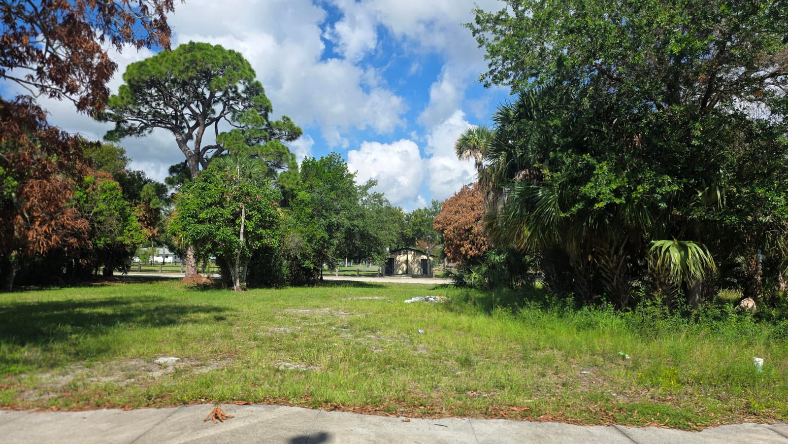 407 Dundas Court, Fort Pierce, FL 34950 photo 5