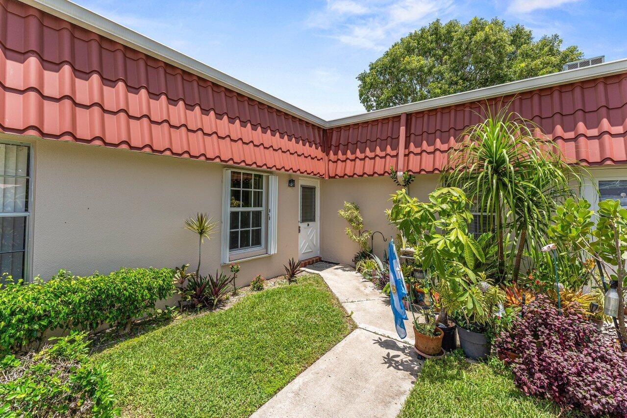 713 Nantucket Circle B, Lake Worth, FL 33467 photo 3
