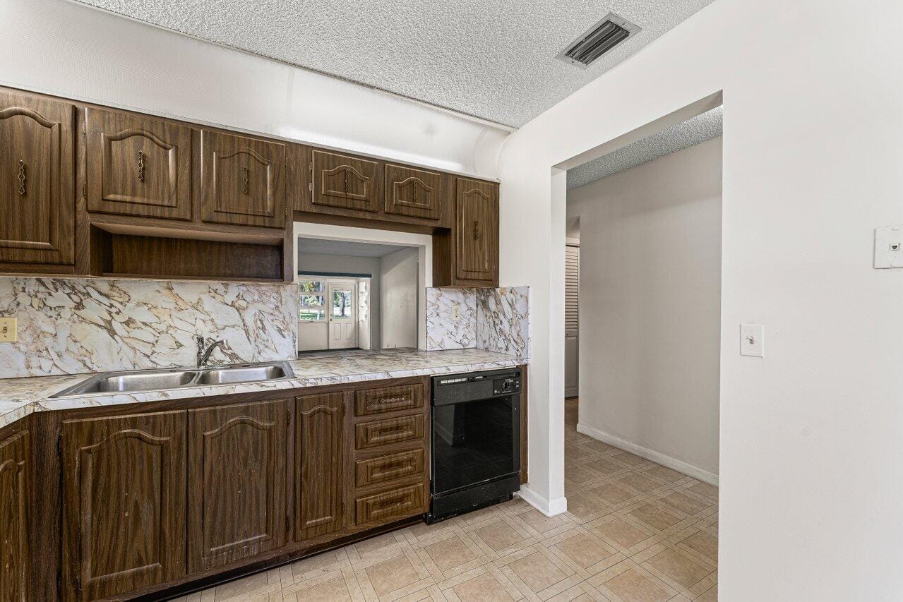 713 Nantucket Circle B, Lake Worth, FL 33467 photo 6