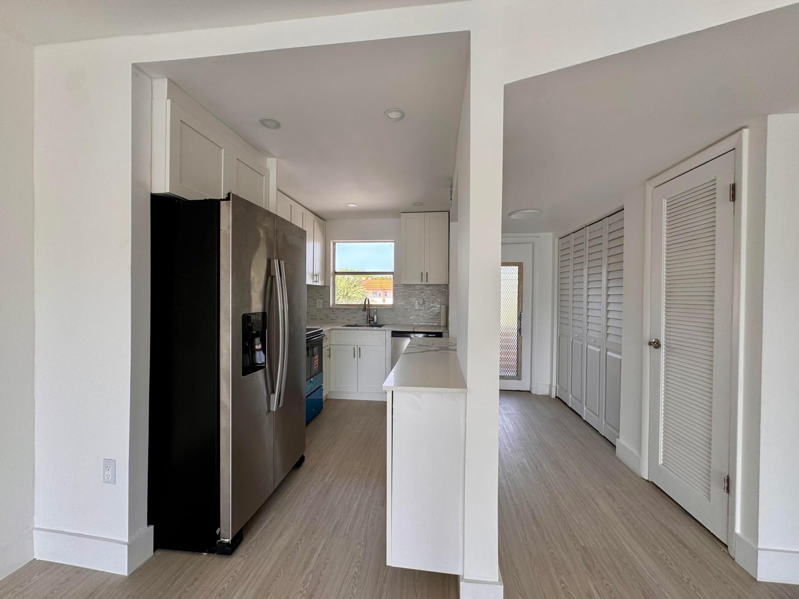 2831 E Sunrise Lakes Drive E 311, Sunrise, FL 33322 photo 12