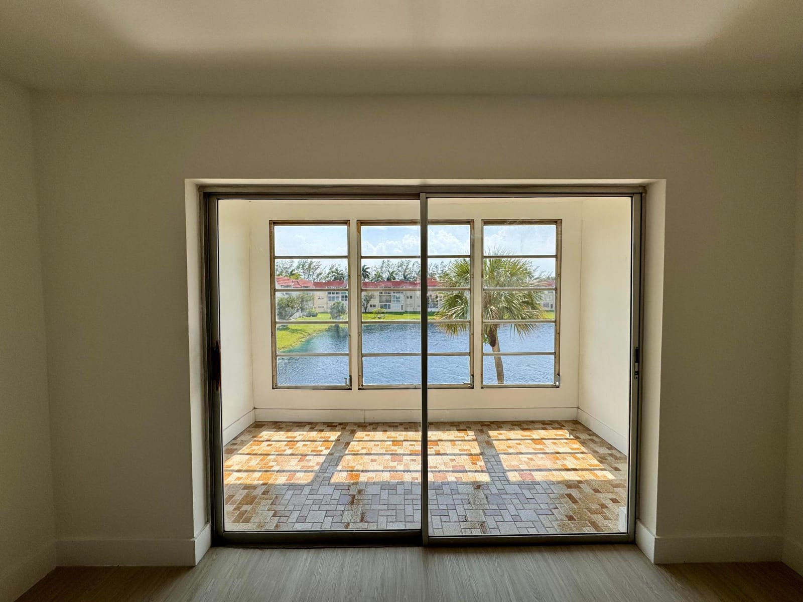 2831 E Sunrise Lakes Drive E 311, Sunrise, FL 33322 photo 14