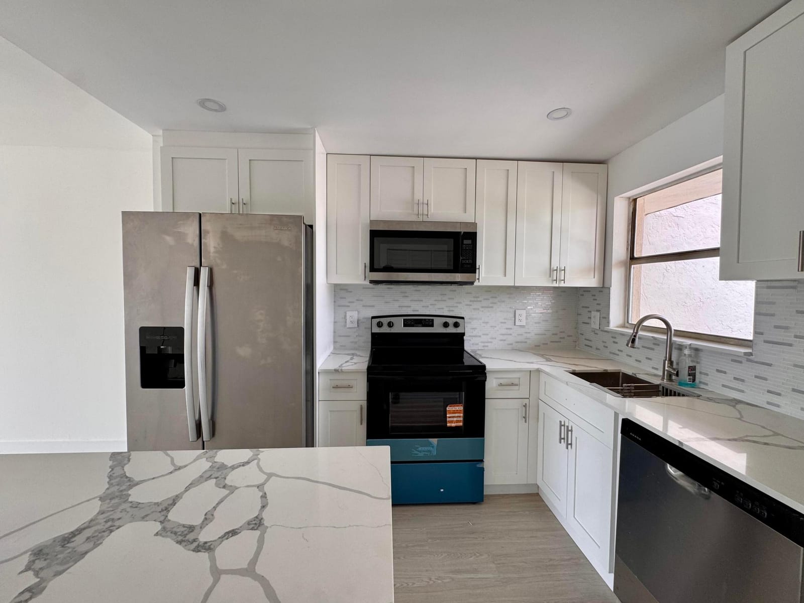 2831 E Sunrise Lakes Drive E 311, Sunrise, FL 33322 photo 4