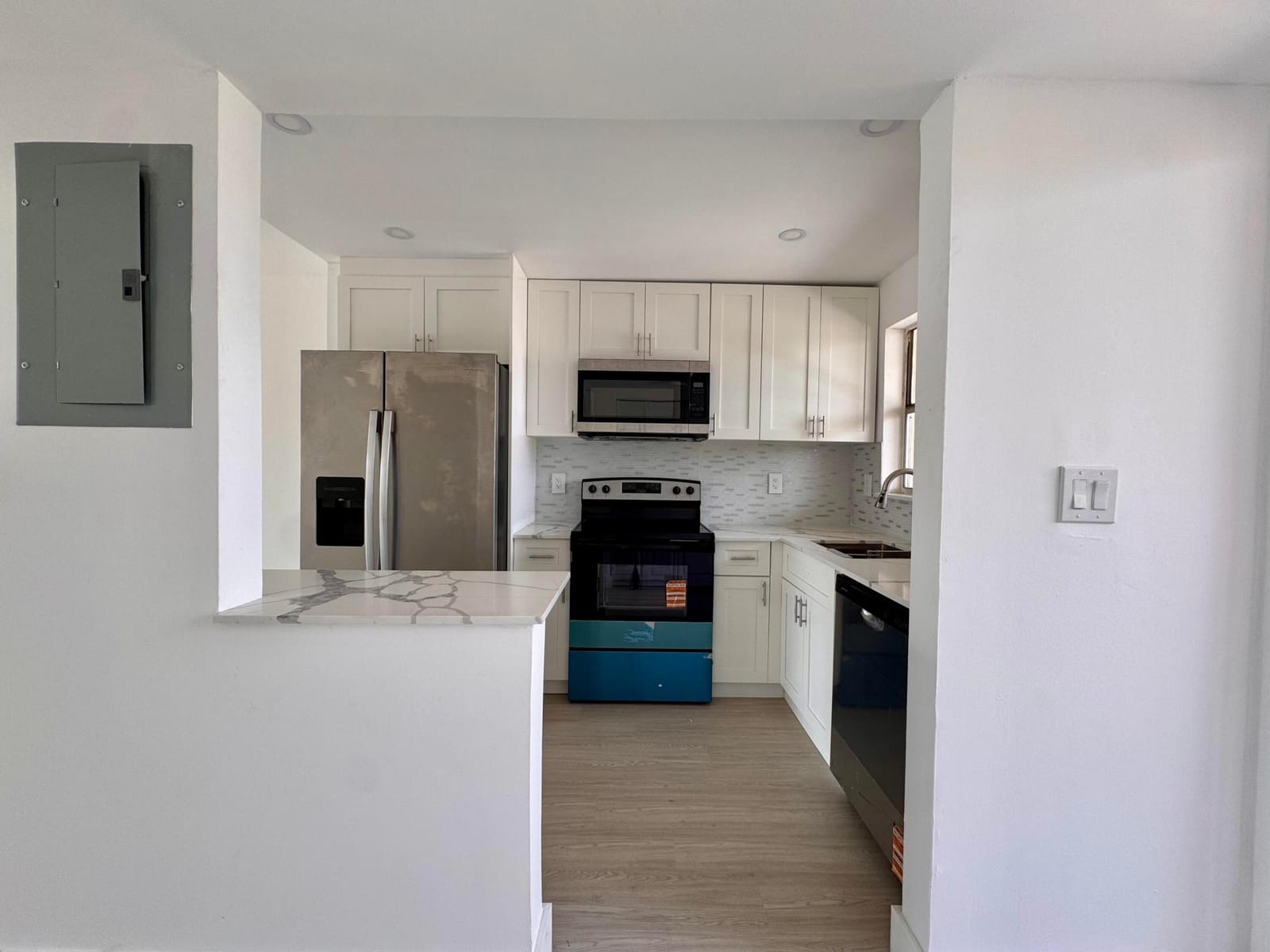 2831 E Sunrise Lakes Drive E 311, Sunrise, FL 33322 photo 7