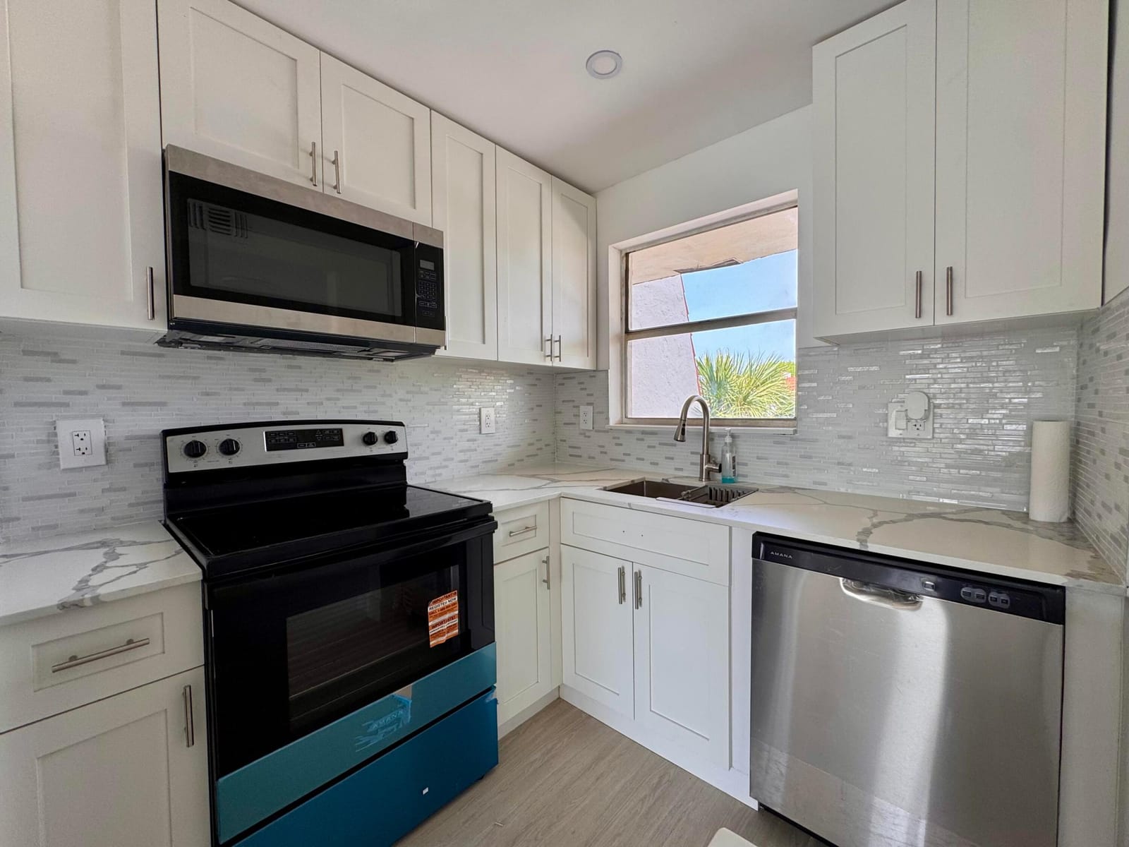 2831 E Sunrise Lakes Drive E 311, Sunrise, FL 33322 photo 10