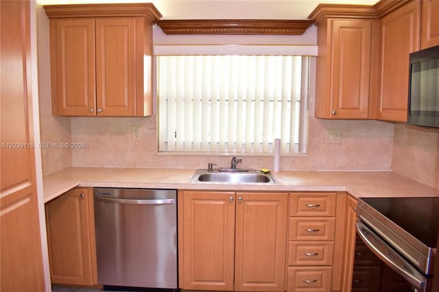 9300 Sunrise Lakes Boulevard 208, Sunrise Lakes Phase3, Sunrise, FL