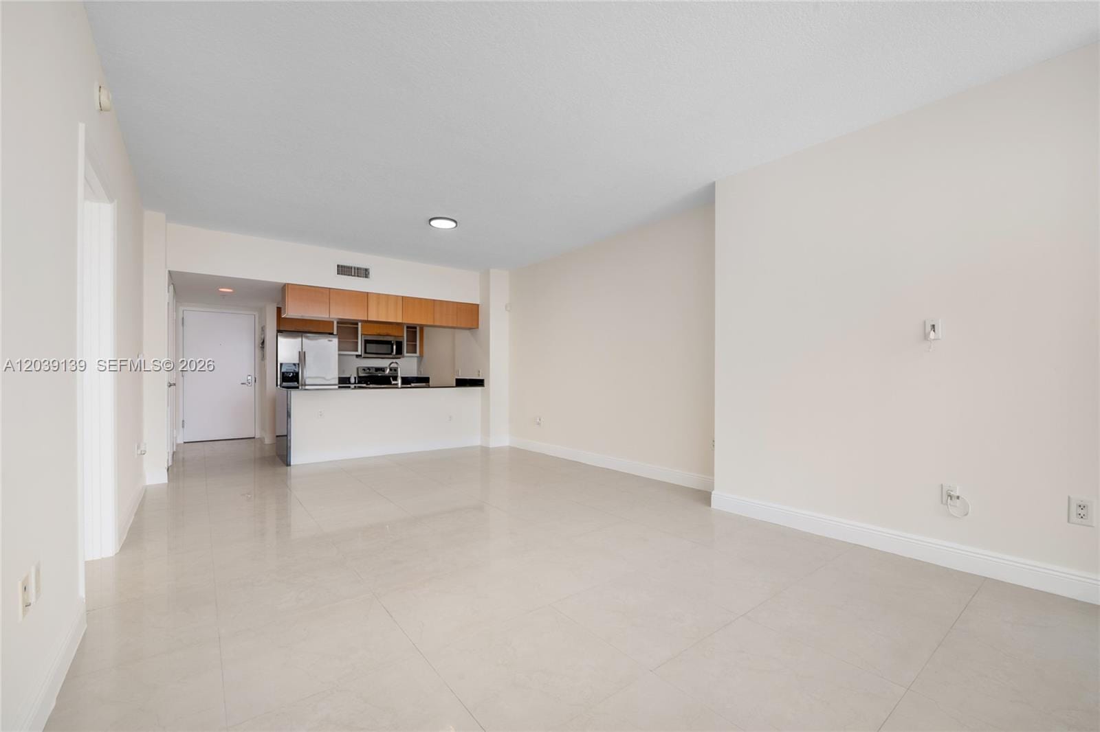 1750 N Bayshore Drive 4811 — photo 2