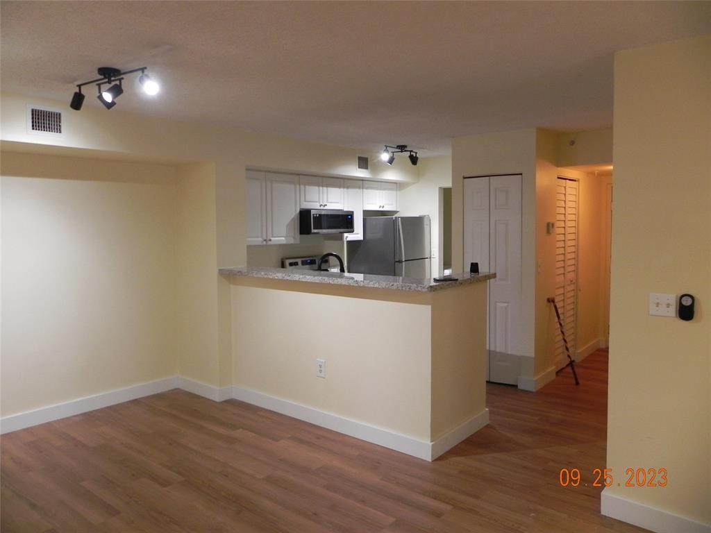 577 SW 111th Lane 204, Pembroke Pines, FL 33025, Pembroke Pines