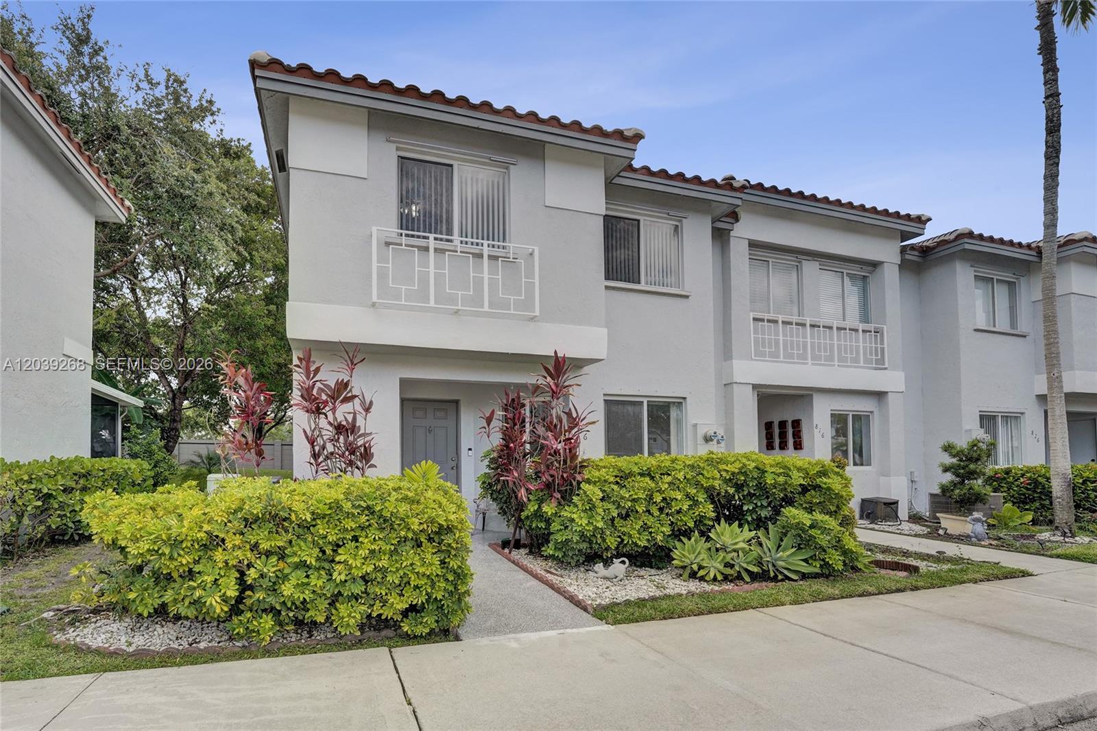806 NW 208th Way, Pembroke Pines, FL 33029, Pembroke Pines