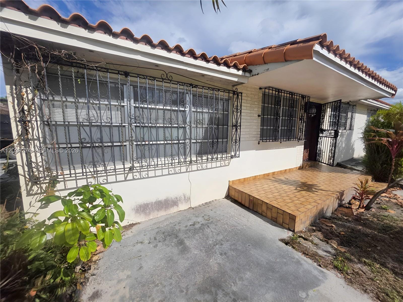 405 SE 4th Avenue, Hialeah, FL 33010