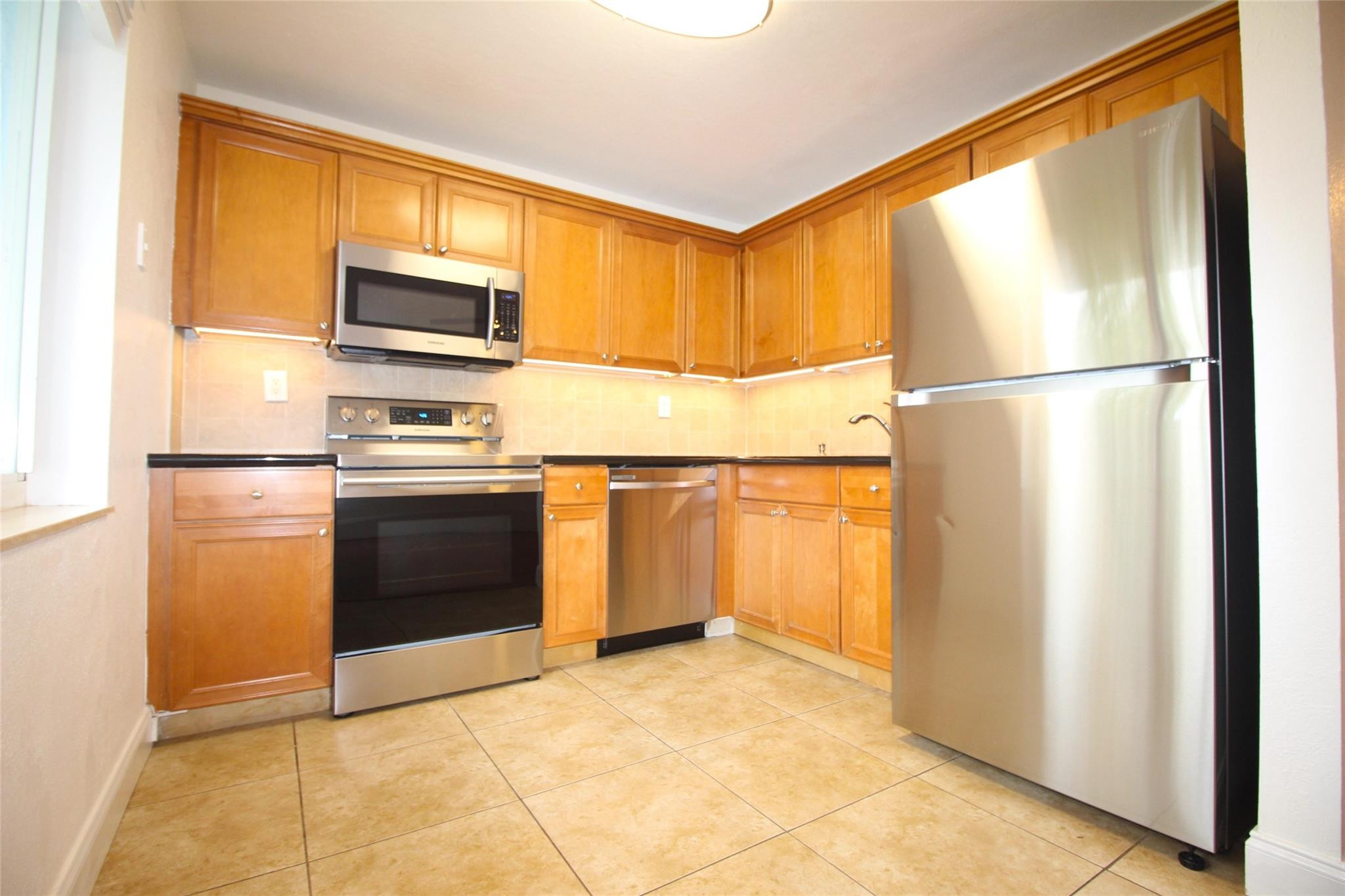 820 NE 28th Street 2, Wilton Manors, FL 33334, Wilton Manors