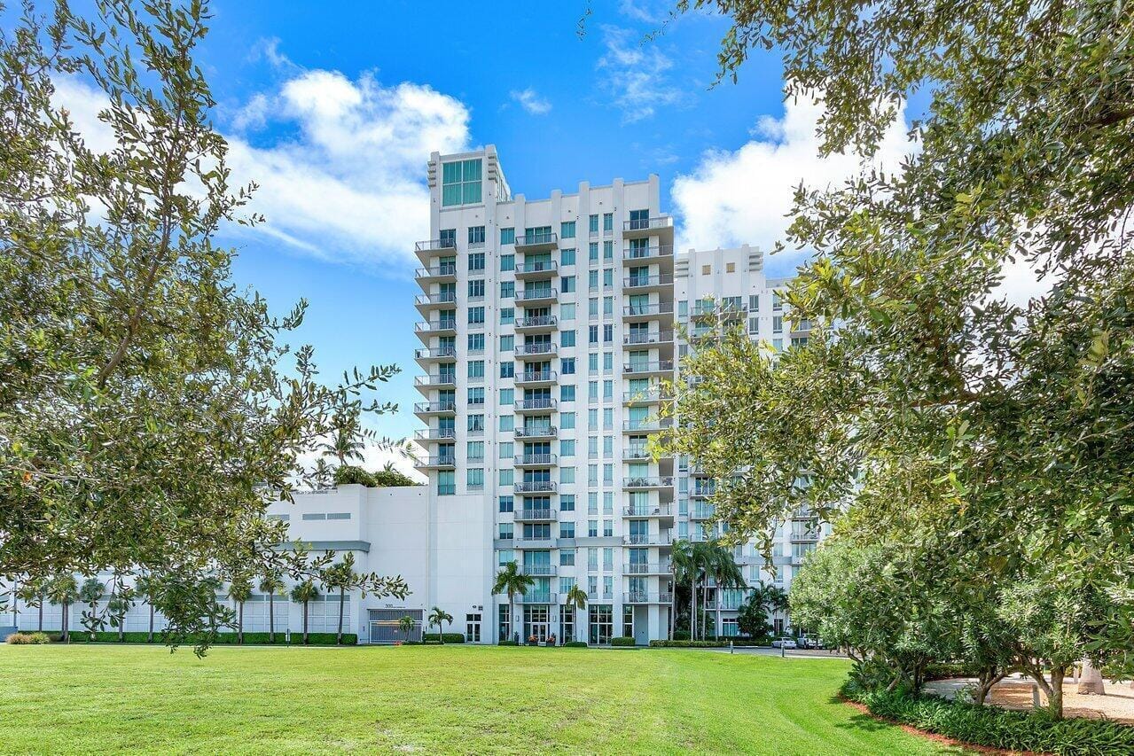 300 S Australian Avenue 1418, West Palm Beach, FL 33401 photo 2
