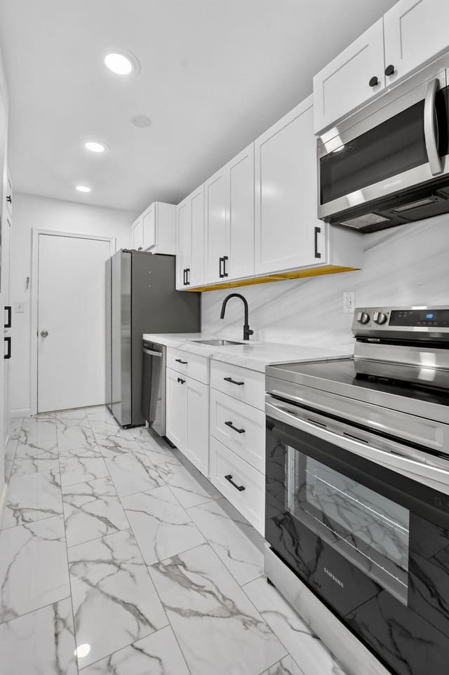 298 SW 6th Street 204, Boca Raton, FL 33432