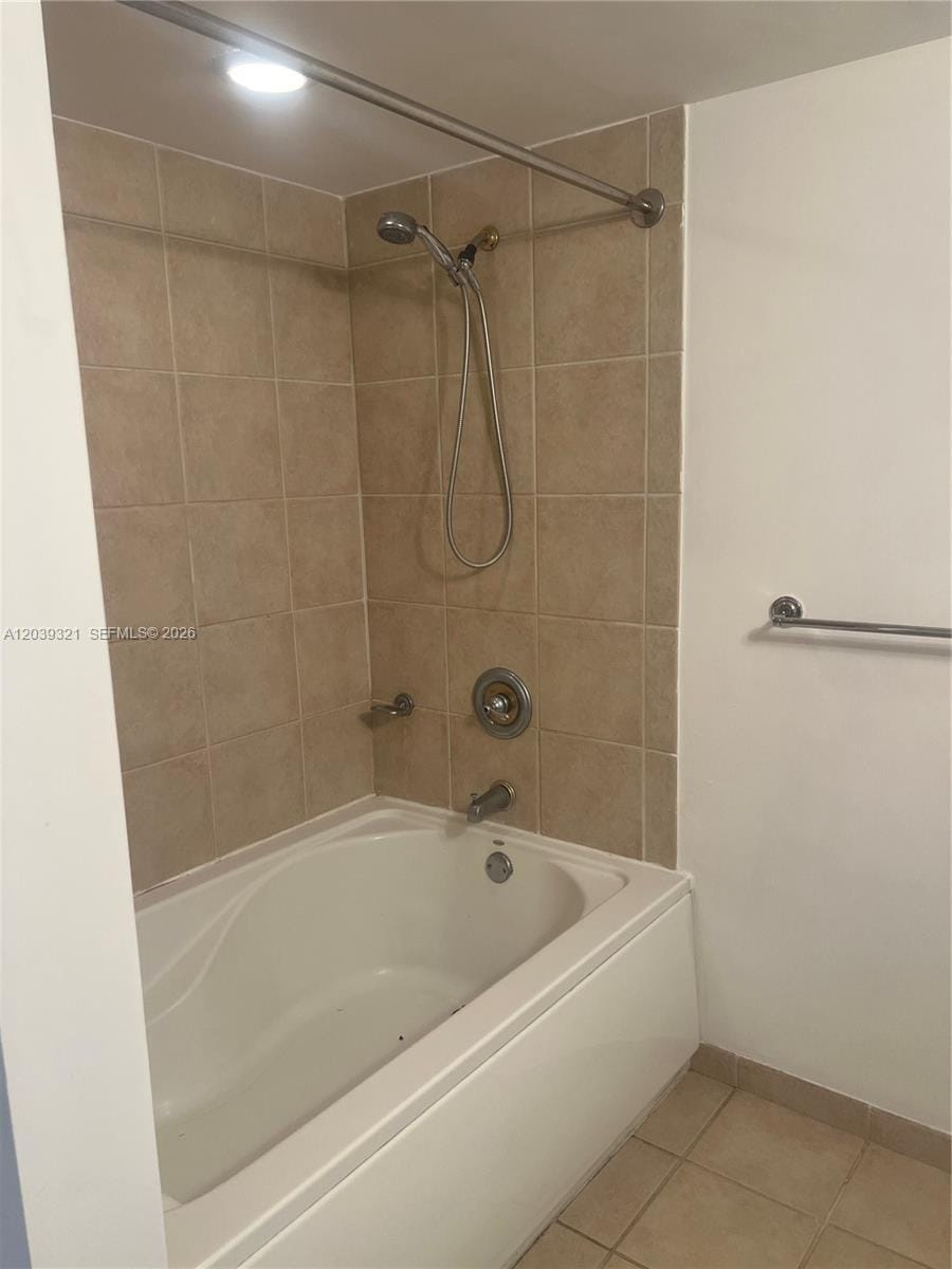 19501 W Country Club Drive 611, Aventura, FL 33180 photo 14