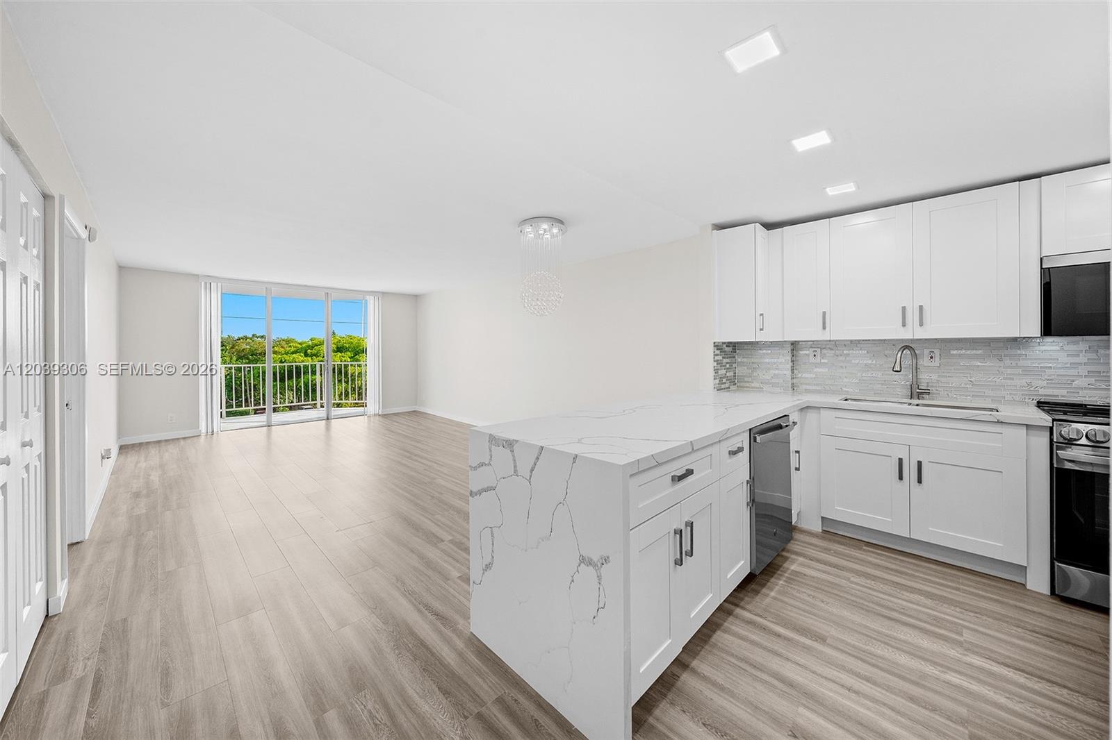 16740 NE 9th Avenue 405, North Miami Beach, FL 33162, North Miami Beach