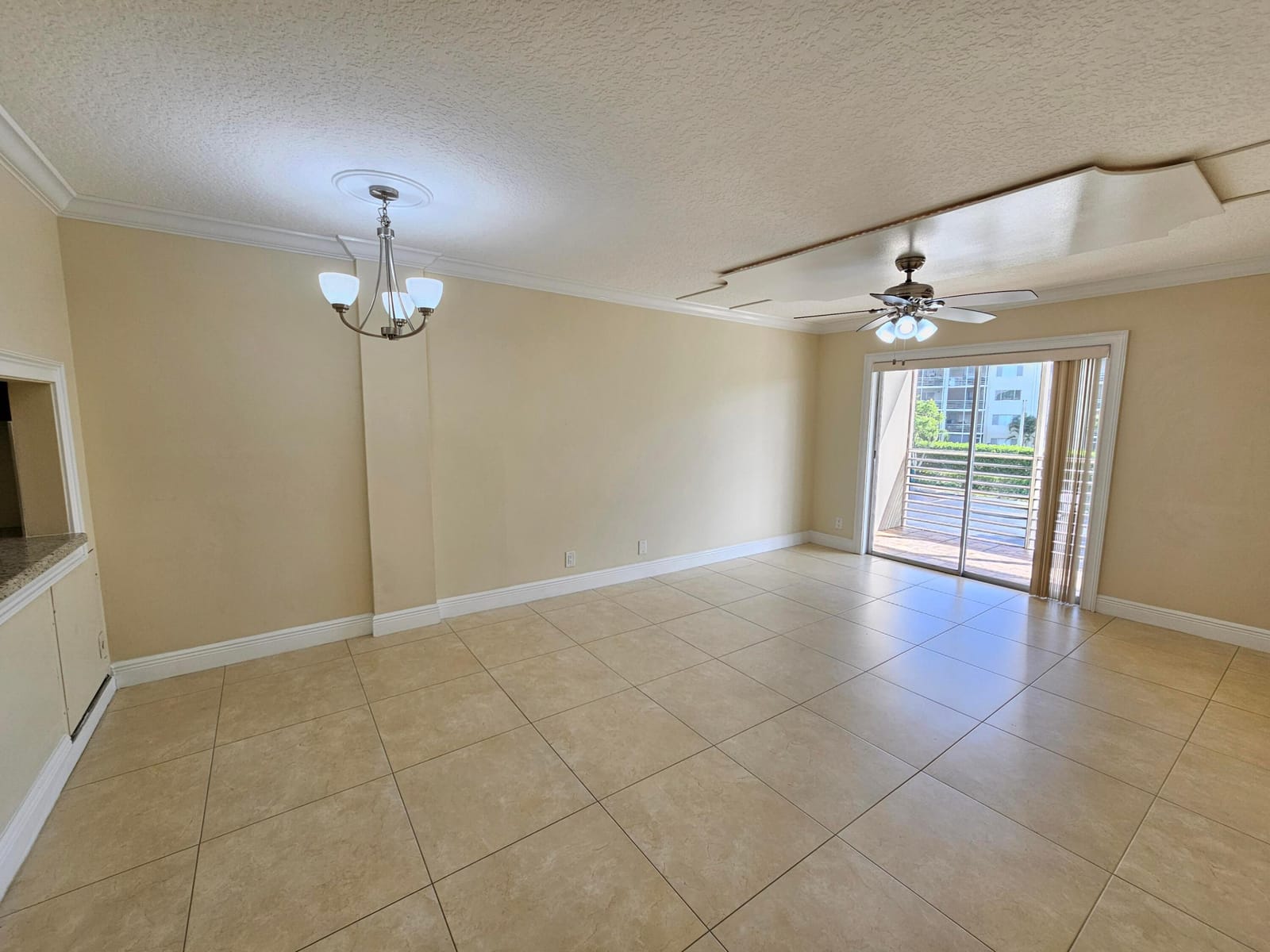2562 Garden Drive N 202 — photo 8