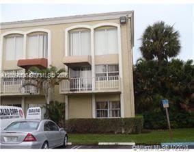 17901 NW 68 Avenue Q-201, Miami Lakes, FL 33015