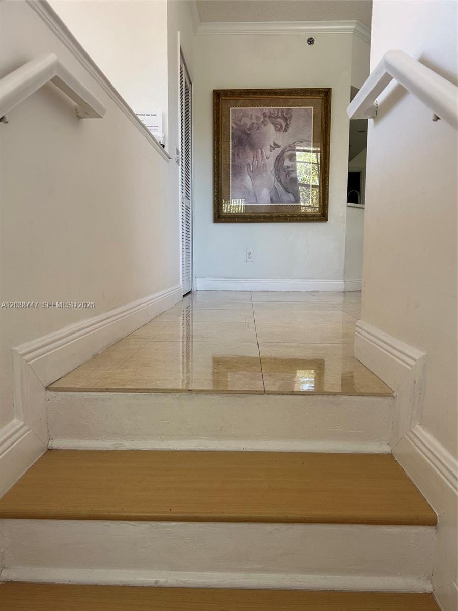 3125 NE 184th Street 1305 w/ GARAGE — photo 4
