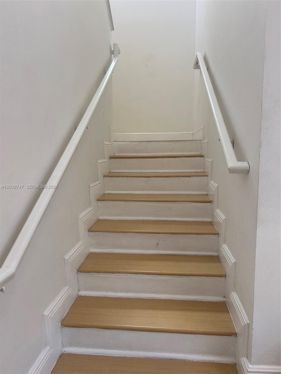 3125 NE 184th Street 1305 w/ GARAGE — photo 5