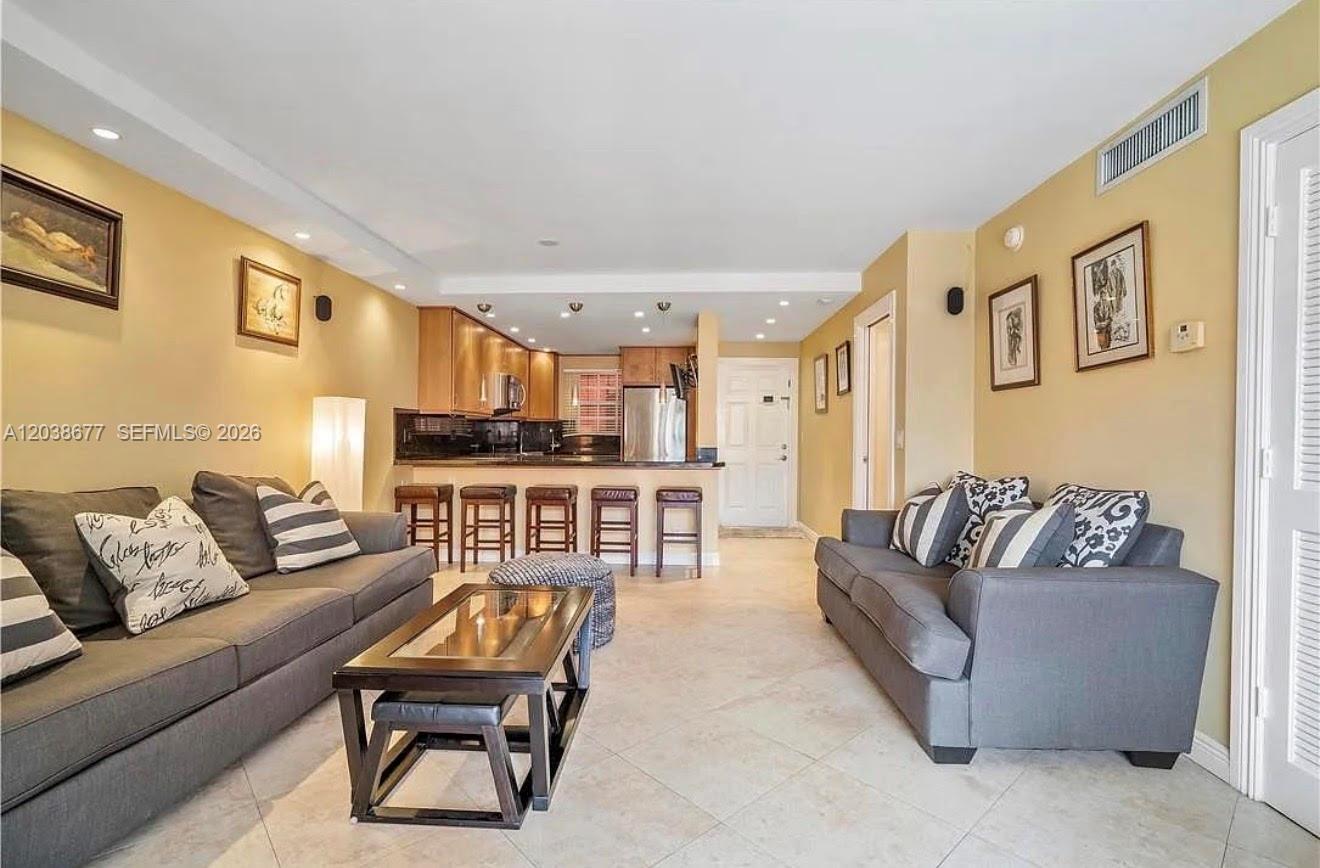 660 Tennis Club Drive 304, Fort Lauderdale, FL 33311, Fort Lauderdale