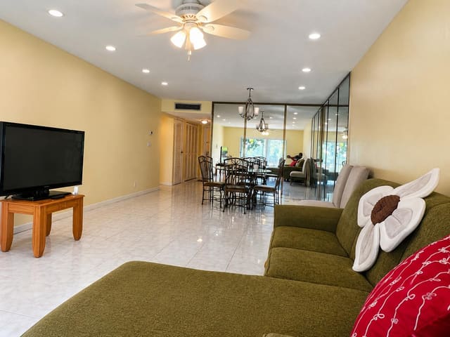 6101 N Falls Cir Drive 310, Lauderhill, FL 33319