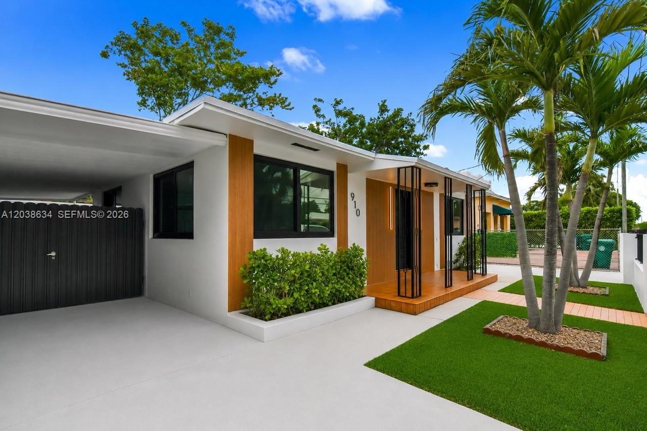 910 SW 9th Street, Miami, FL 33130, Miami