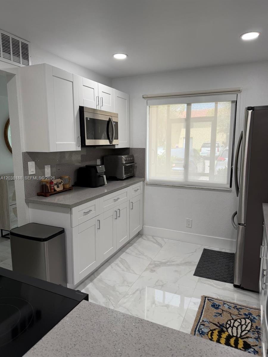 331 Lakeview Drive 101 — photo 9