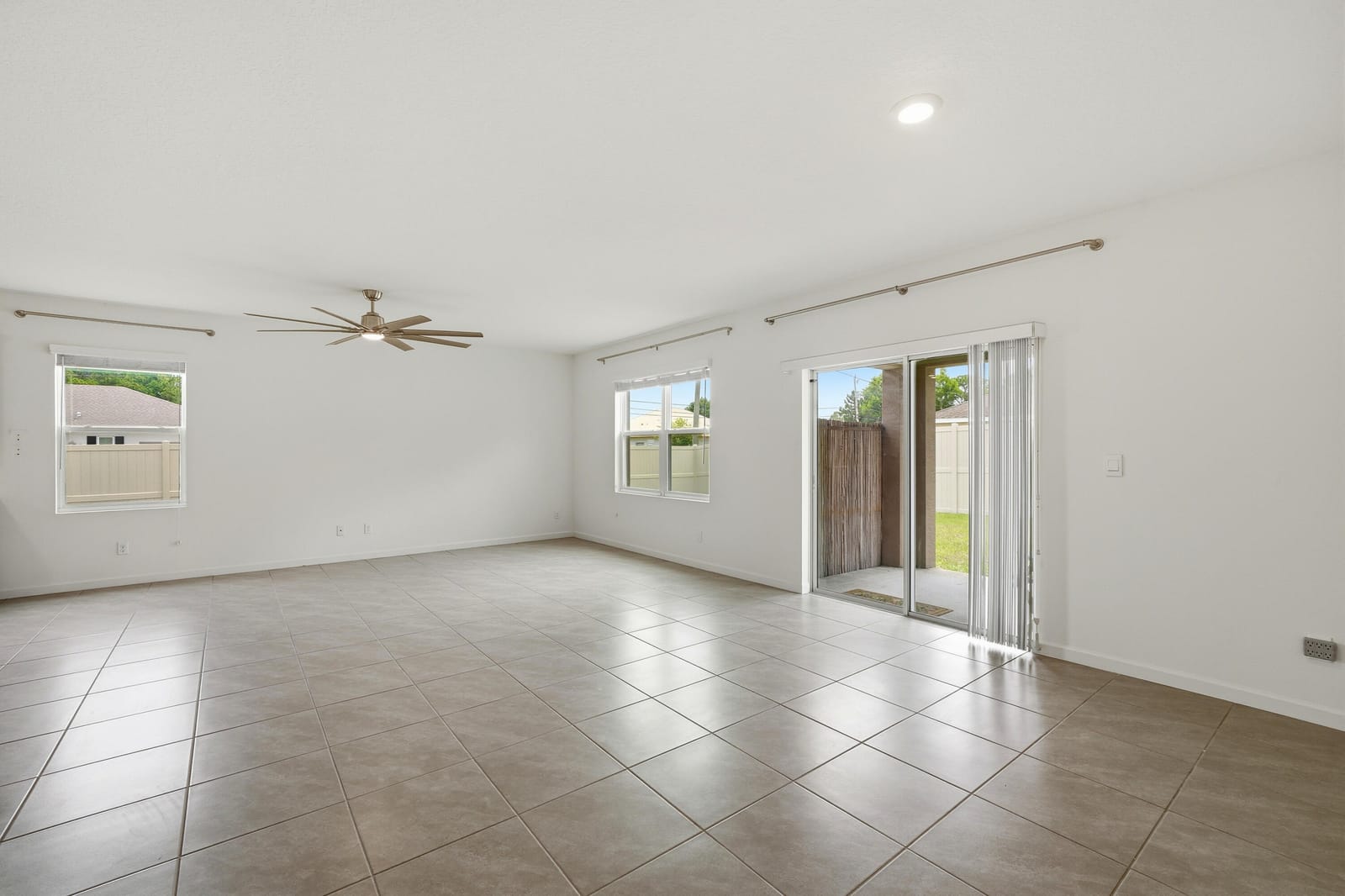 1572 SW Paar Drive — photo 12