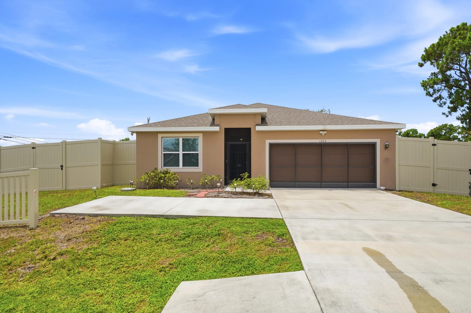1572 SW Paar Drive — photo 5