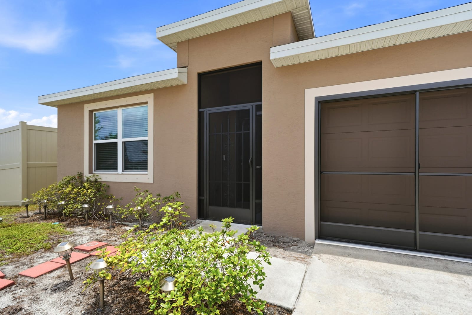 1572 SW Paar Drive — photo 6