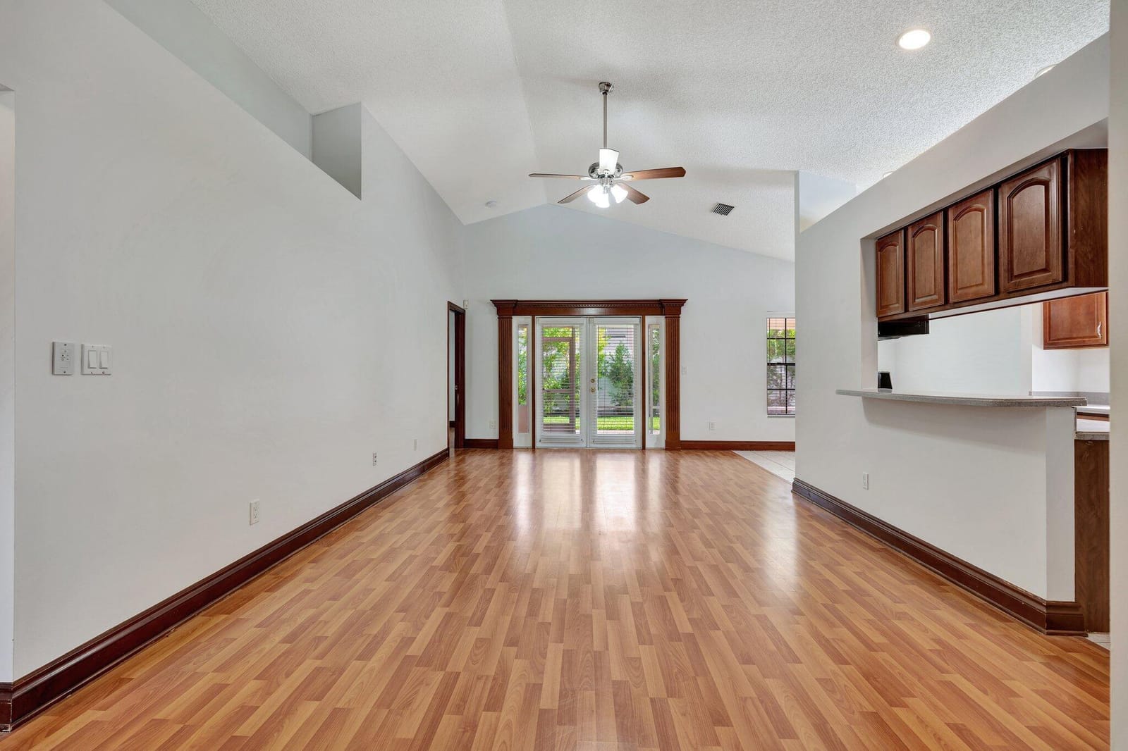 6149 Foster Street — photo 2