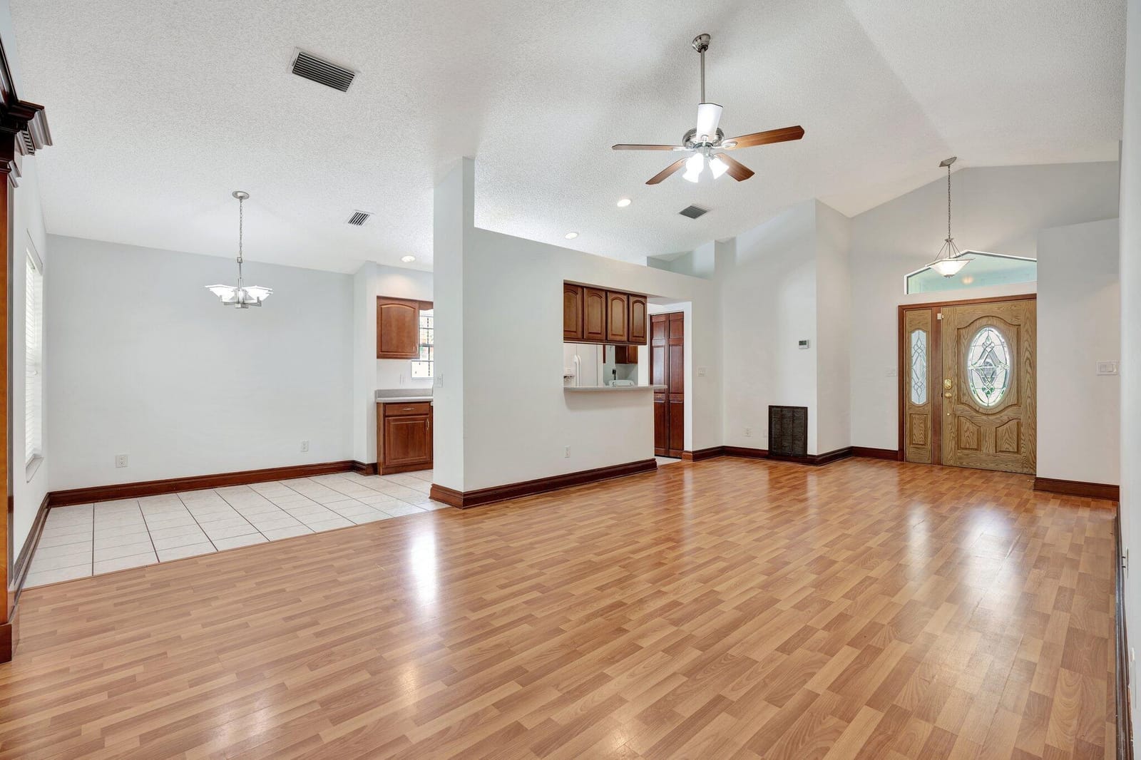 6149 Foster Street — photo 4