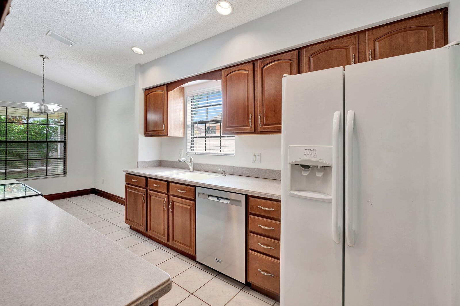 6149 Foster Street — photo 6