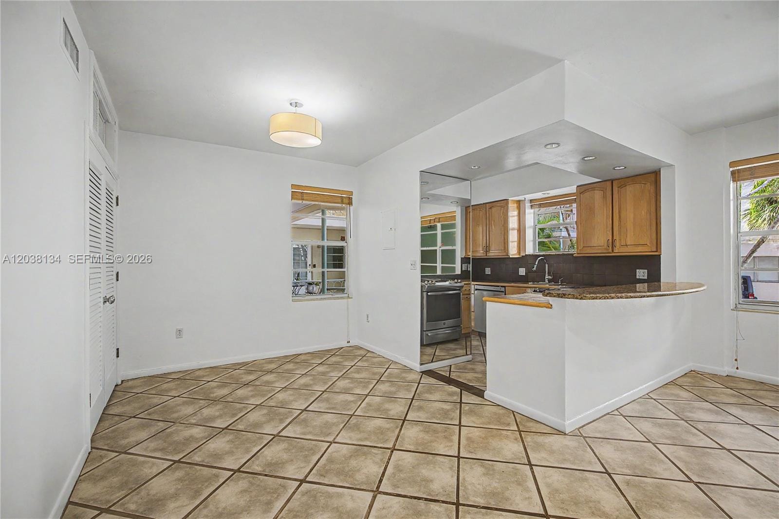 1751 Washington Avenue 1F — photo 4