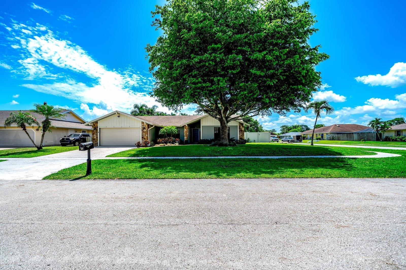 574 Juniper Place, Wellington, FL 33414 photo 14